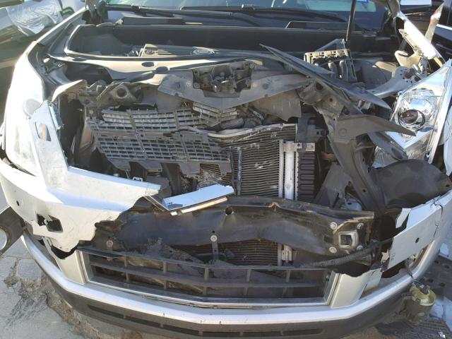 3GYFNBEY0BS640799 - 2011 CADILLAC SRX PERFOR SILVER photo 9