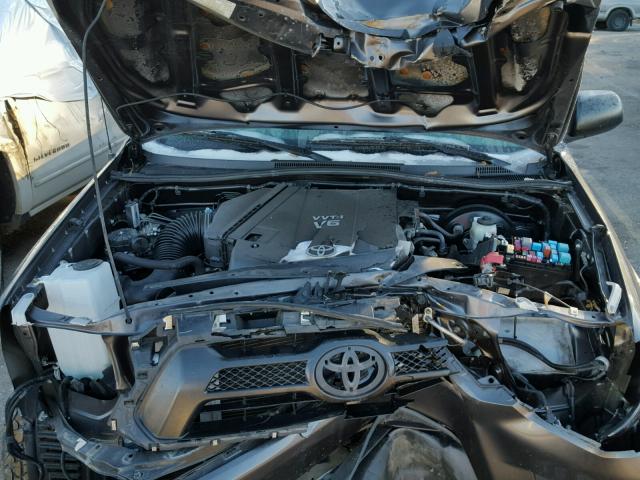 5TFJU4GN9DX029222 - 2013 TOYOTA TACOMA DOU GRAY photo 7