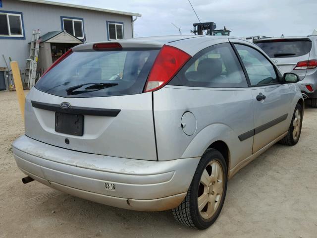 3FAFP31363R105670 - 2003 FORD FOCUS ZX3 SILVER photo 4