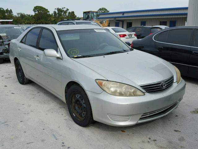 JTDBE32K850314982 - 2005 TOYOTA CAMRY LE SILVER photo 1