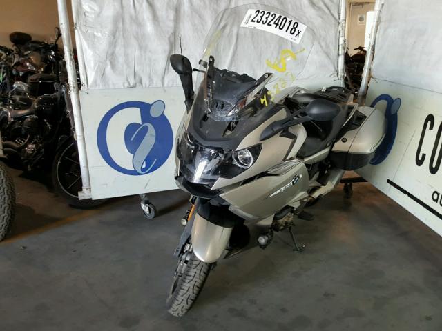 WB1061201CZZ22100 - 2012 BMW K1600 GTL SILVER photo 2