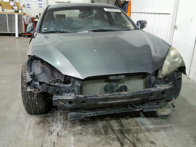 KMHHU6KH2AU012993 - 2010 HYUNDAI GENESIS CO GRAY photo 9