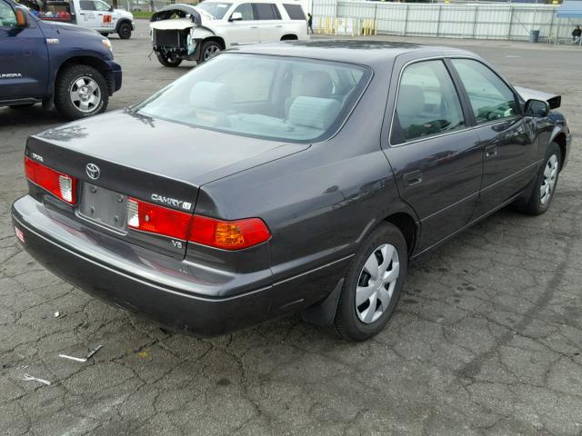 4T1BF22K5YU942644 - 2000 TOYOTA CAMRY LE GRAY photo 4