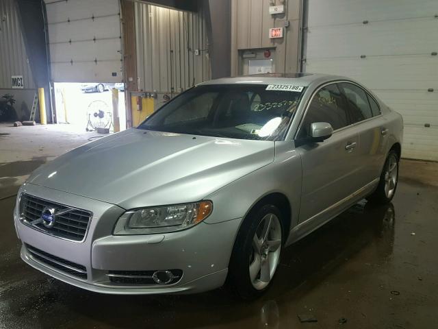 YV1992AH6A1131940 - 2010 VOLVO S80 T6 SILVER photo 2