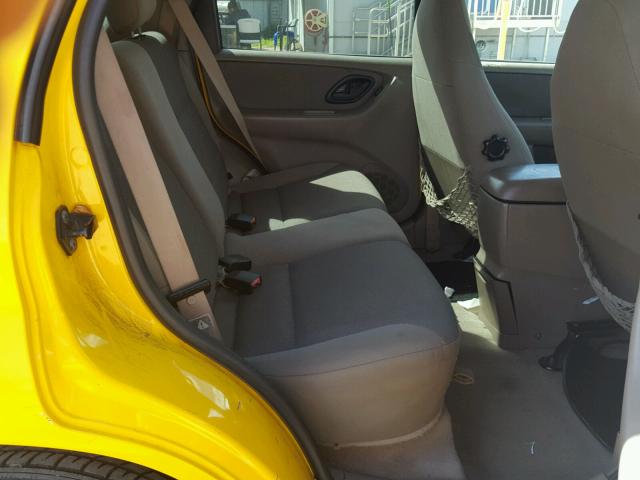 1FMYU03111KA14275 - 2001 FORD ESCAPE XLT YELLOW photo 6