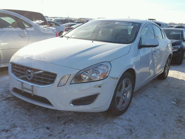 YV1622FS5C2140718 - 2012 VOLVO S60 T5 WHITE photo 2