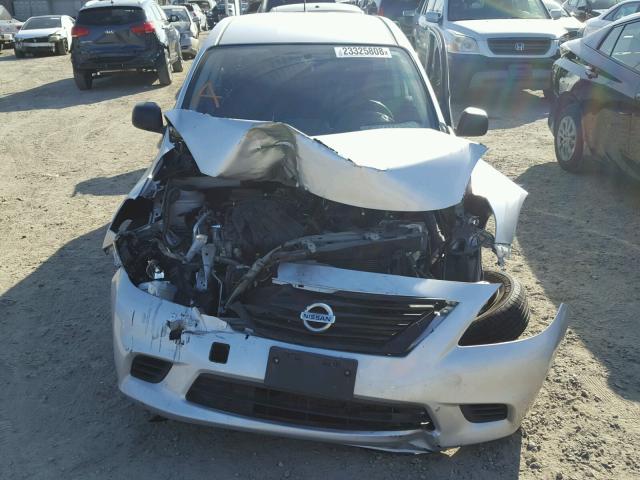 3N1CN7AP4EL833803 - 2014 NISSAN VERSA S SILVER photo 9