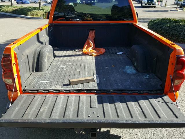 1GCEC14T05Z245763 - 2005 CHEVROLET SILVERADO ORANGE photo 6