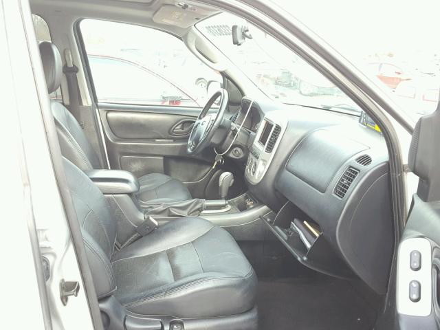 1FMCU94187KA13016 - 2007 FORD ESCAPE LIM SILVER photo 5