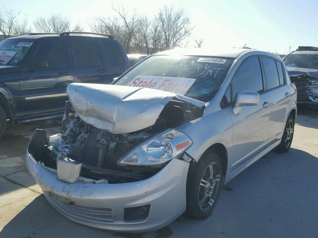 3N1BC1CP4AL366548 - 2010 NISSAN VERSA S SILVER photo 2