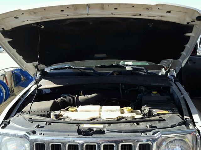 1J8GP58K38W183229 - 2008 JEEP LIBERTY LI WHITE photo 7