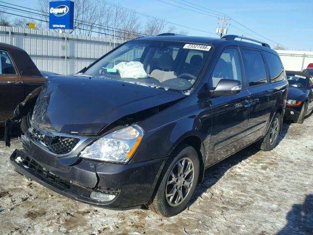 KNDMG4C76E6587144 - 2014 KIA SEDONA LX GRAY photo 2