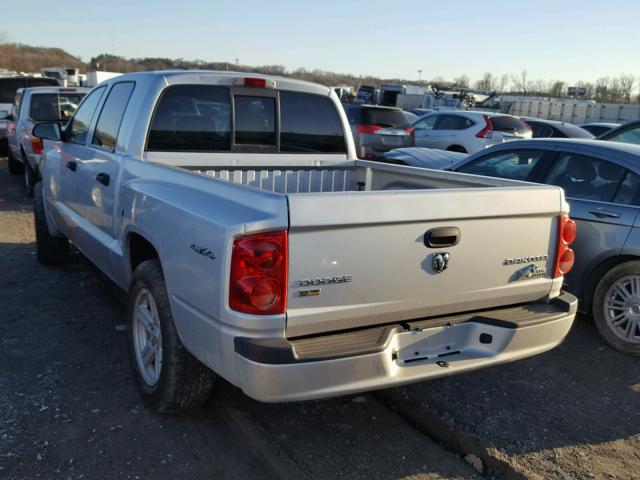 1D7RW3GP2BS679423 - 2011 DODGE DAKOTA SLT SILVER photo 3