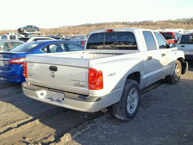 1D7RW3GP2BS679423 - 2011 DODGE DAKOTA SLT SILVER photo 4