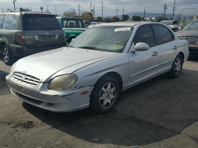 KMHWF35V2YA326107 - 2000 HYUNDAI SONATA GLS SILVER photo 2