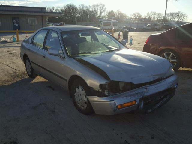 1HGCD5636VA255870 - 1997 HONDA ACCORD LX SILVER photo 1