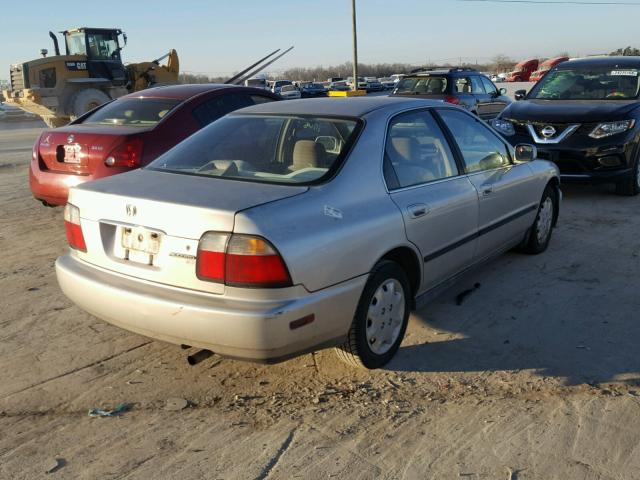 1HGCD5636VA255870 - 1997 HONDA ACCORD LX SILVER photo 4