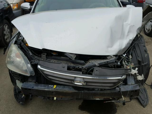 1N4AL11D43C148793 - 2003 NISSAN ALTIMA BAS SILVER photo 9