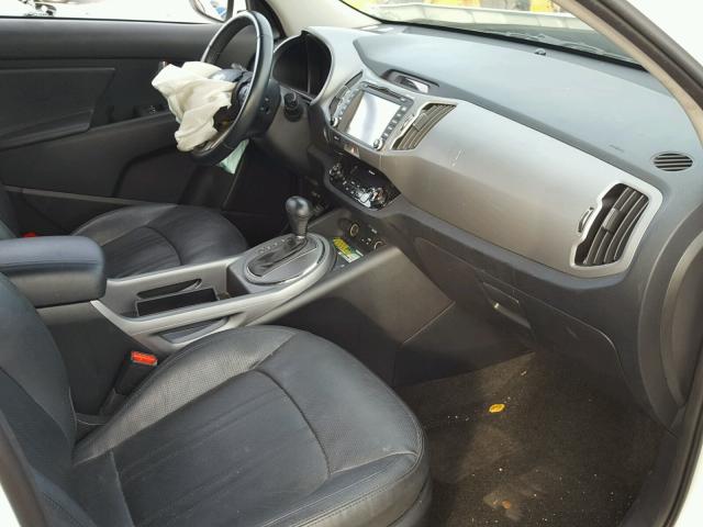 KNDPC3AC7F7741844 - 2015 KIA SPORTAGE E WHITE photo 5