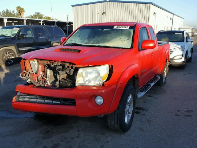 5TETU62N26Z304226 - 2006 TOYOTA TACOMA PRE RED photo 2