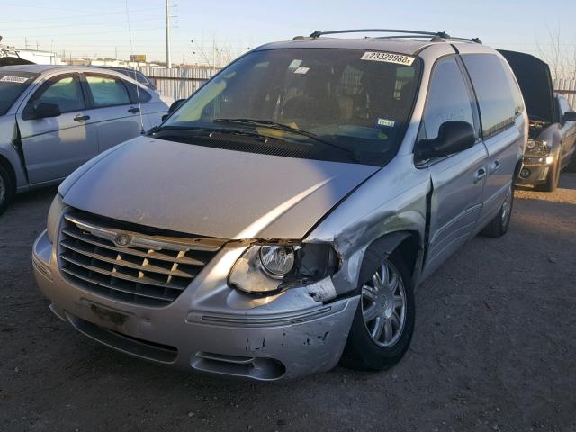 2A8GP64L06R798217 - 2006 CHRYSLER TOWN & COU SILVER photo 2