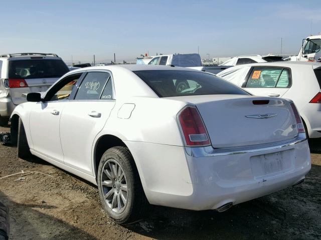 2C3CCAAG7CH143277 - 2012 CHRYSLER 300 WHITE photo 3