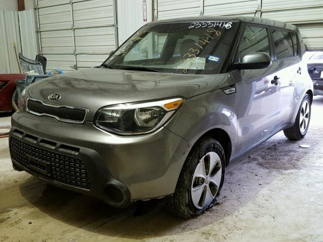 KNDJN2A22F7119377 - 2015 KIA SOUL GRAY photo 2