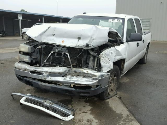 2GCEC13T851114428 - 2005 CHEVROLET SILVERADO WHITE photo 2