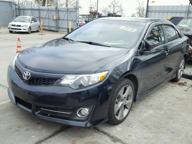 4T1BK1FK5CU011053 - 2012 TOYOTA CAMRY SE BLACK photo 2