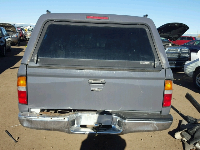 4TANL42N9WZ120523 - 1998 TOYOTA TACOMA GRAY photo 10