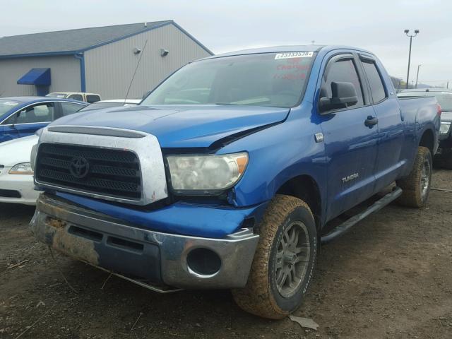 5TFBT541X7X003182 - 2007 TOYOTA TUNDRA DOU BLUE photo 2