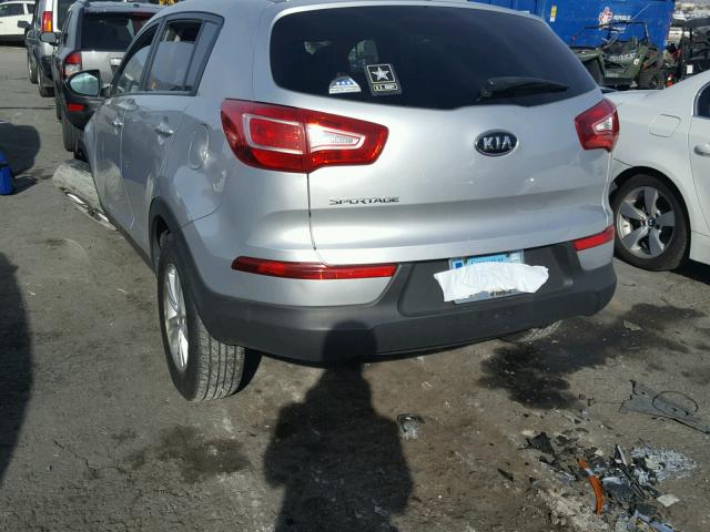 KNDPBCA20B7073292 - 2011 KIA SPORTAGE L SILVER photo 3