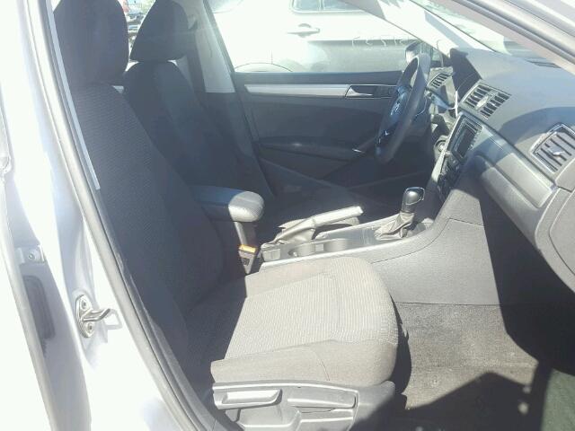 1VWAT7A34GC039838 - 2016 VOLKSWAGEN PASSAT S Արծաթագույն լուսանկար 5