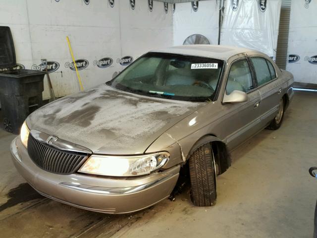 1LNHM97V62Y664266 - 2002 LINCOLN CONTINENTA TAN photo 2