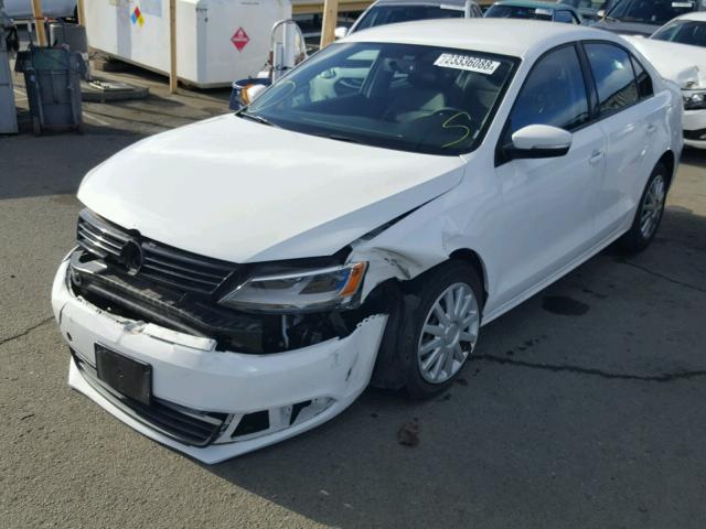 3VWD17AJ0EM233716 - 2014 VOLKSWAGEN JETTA SE WHITE photo 2