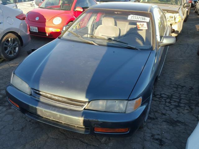 1HGCD5632TA184356 - 1996 HONDA ACCORD LX GREEN photo 2