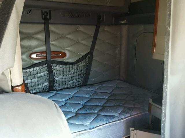 1FUJGLDRXBSBA8411 - 2011 FREIGHTLINER CASCADIA 1 WHITE photo 6