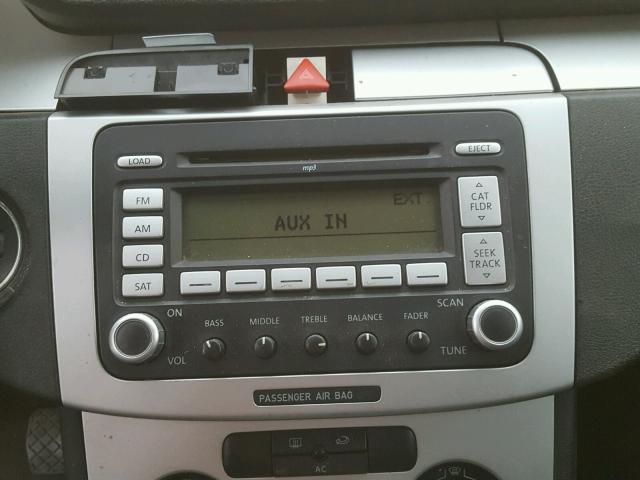 WVWAK73C38E078266 - 2008 VOLKSWAGEN PASSAT KOM BLACK photo 9