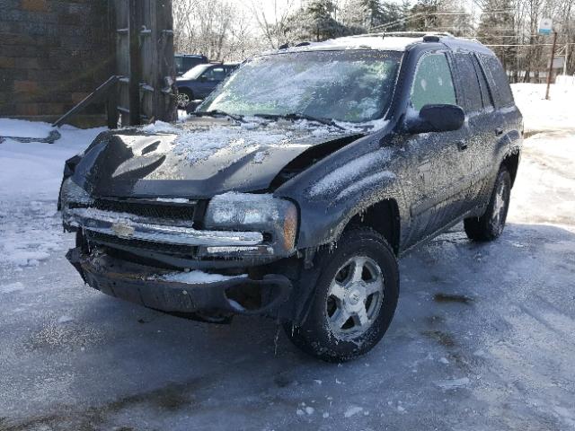 1GNDT13SX52279083 - 2005 CHEVROLET TRAILBLAZE GREEN photo 2