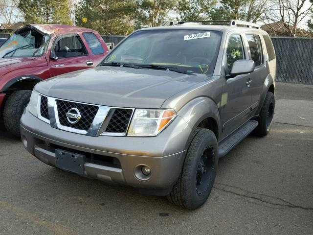 5N1AR18W05C711627 - 2005 NISSAN PATHFINDER SILVER photo 2