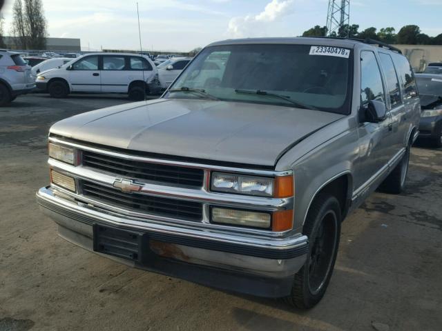 3GNEC16R0XG218493 - 1999 CHEVROLET SUBURBAN C BEIGE photo 2