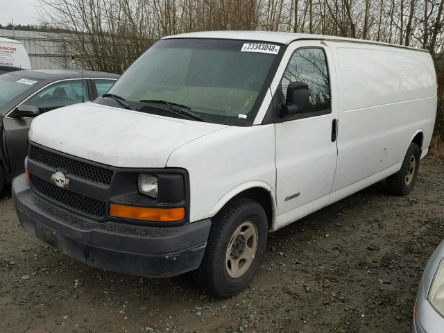 1GCFG29XX31120890 - 2003 CHEVROLET EXPRESS G2 WHITE photo 2