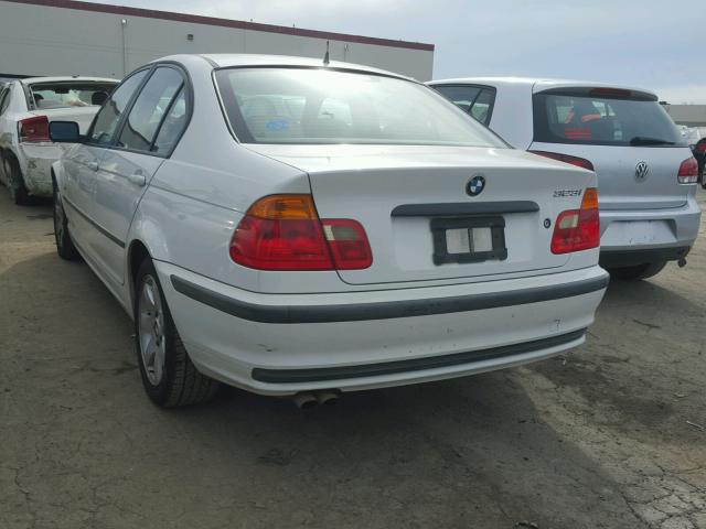 WBAAM3337XFP63038 - 1999 BMW 323I AUTOM WHITE photo 3