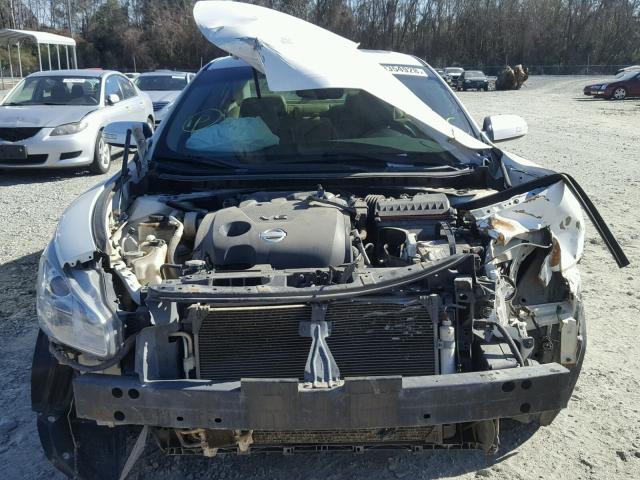 1N4AA5AP9AC829231 - 2010 NISSAN MAXIMA S WHITE photo 9