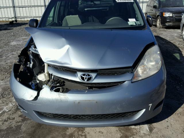 5TDKK4CC5AS293022 - 2010 TOYOTA SIENNA CE BLUE photo 7