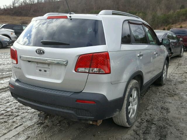 5XYKTDA16BG129842 - 2011 KIA SORENTO BA SILVER photo 4