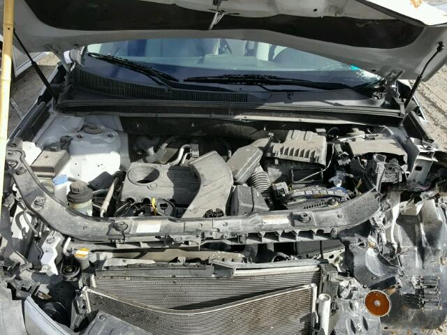 5XYKTDA16BG129842 - 2011 KIA SORENTO BA SILVER photo 7