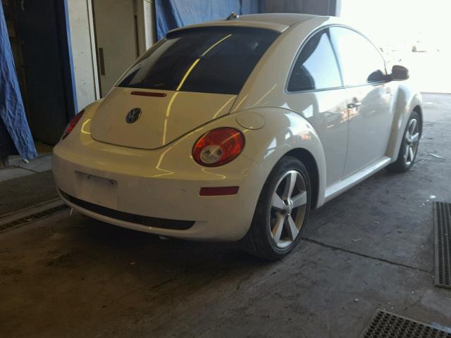 3VWFW31C08M518263 - 2008 VOLKSWAGEN NEW BEETLE 白色 照片 4
