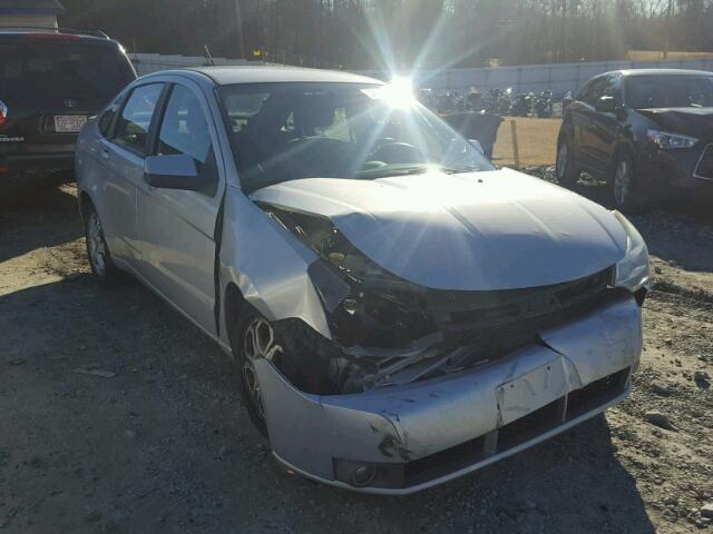 1FAHP35N38W152423 - 2008 FORD FOCUS SE SILVER photo 1