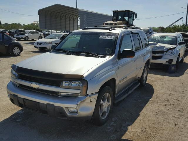 1GNDS13S042420745 - 2004 CHEVROLET TRAILBLAZE SILVER photo 2